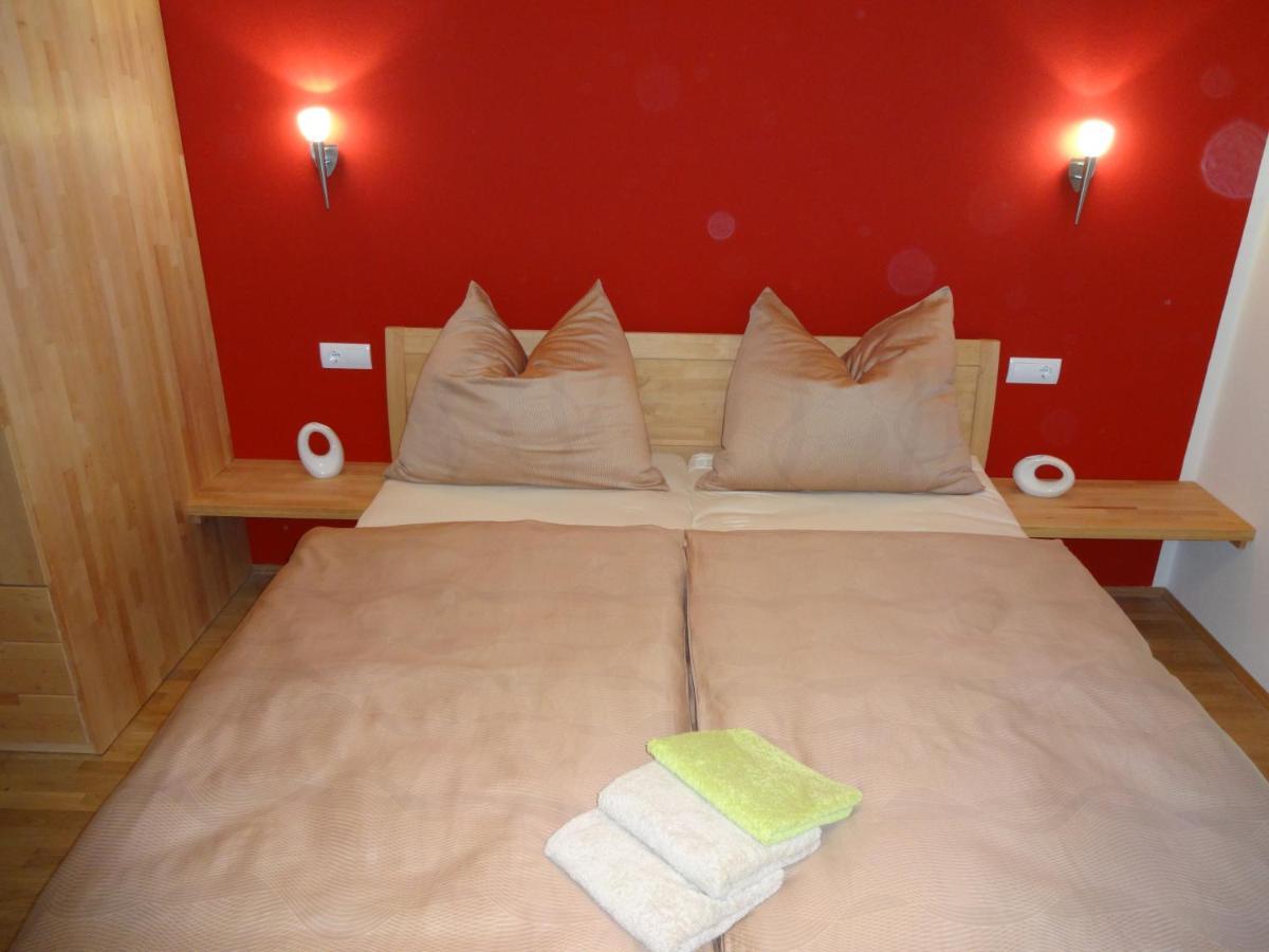 "Nature Erleben" Appartement & Komfortzimmer เวลเดน อัม เวิร์ทเทอร์ซี ภายนอก รูปภาพ