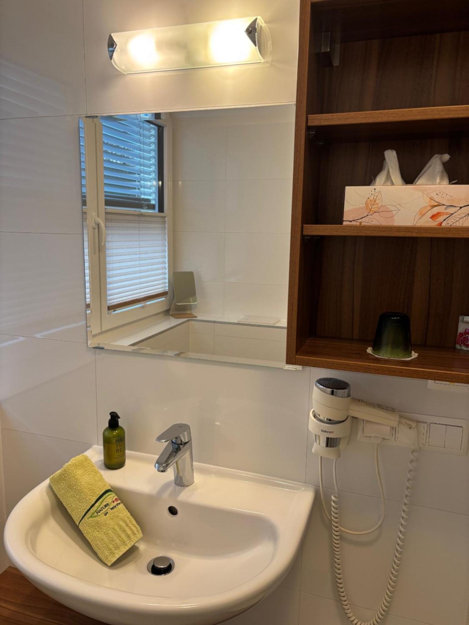 "Nature Erleben" Appartement & Komfortzimmer เวลเดน อัม เวิร์ทเทอร์ซี ภายนอก รูปภาพ